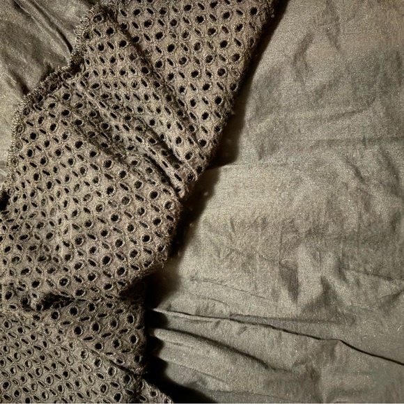 Excellent condition Banana Republic black fit and flare eyelet dress with liner. - Picture 5 of 9